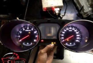 SỬA CHỮA ĐỒNG HỒ TAPLO Ô TÔ KIA SEDONA – THE ECU SOLUTIONS