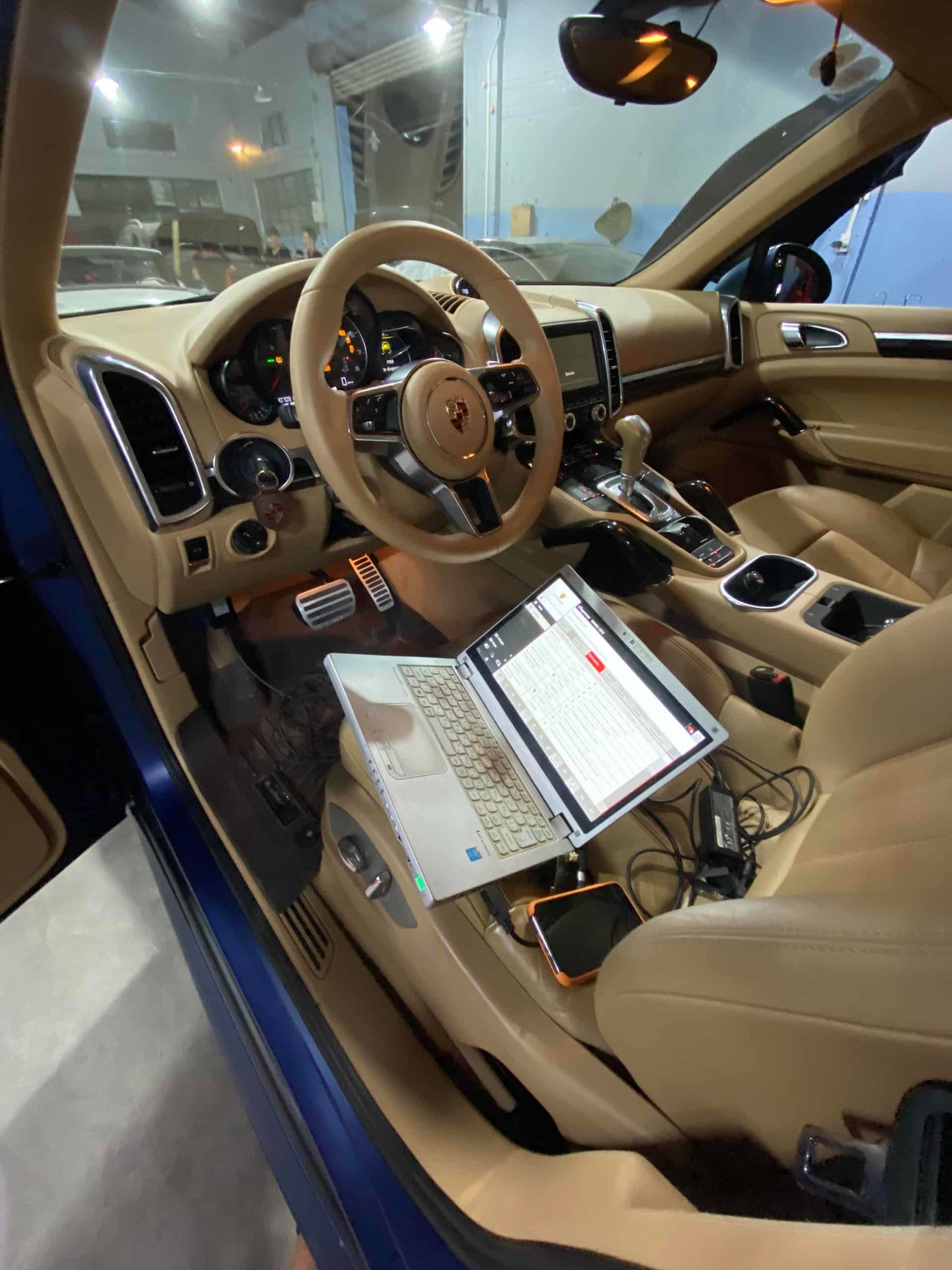 Coding Porsche Tại VES VIETNAM ECU SERVICE