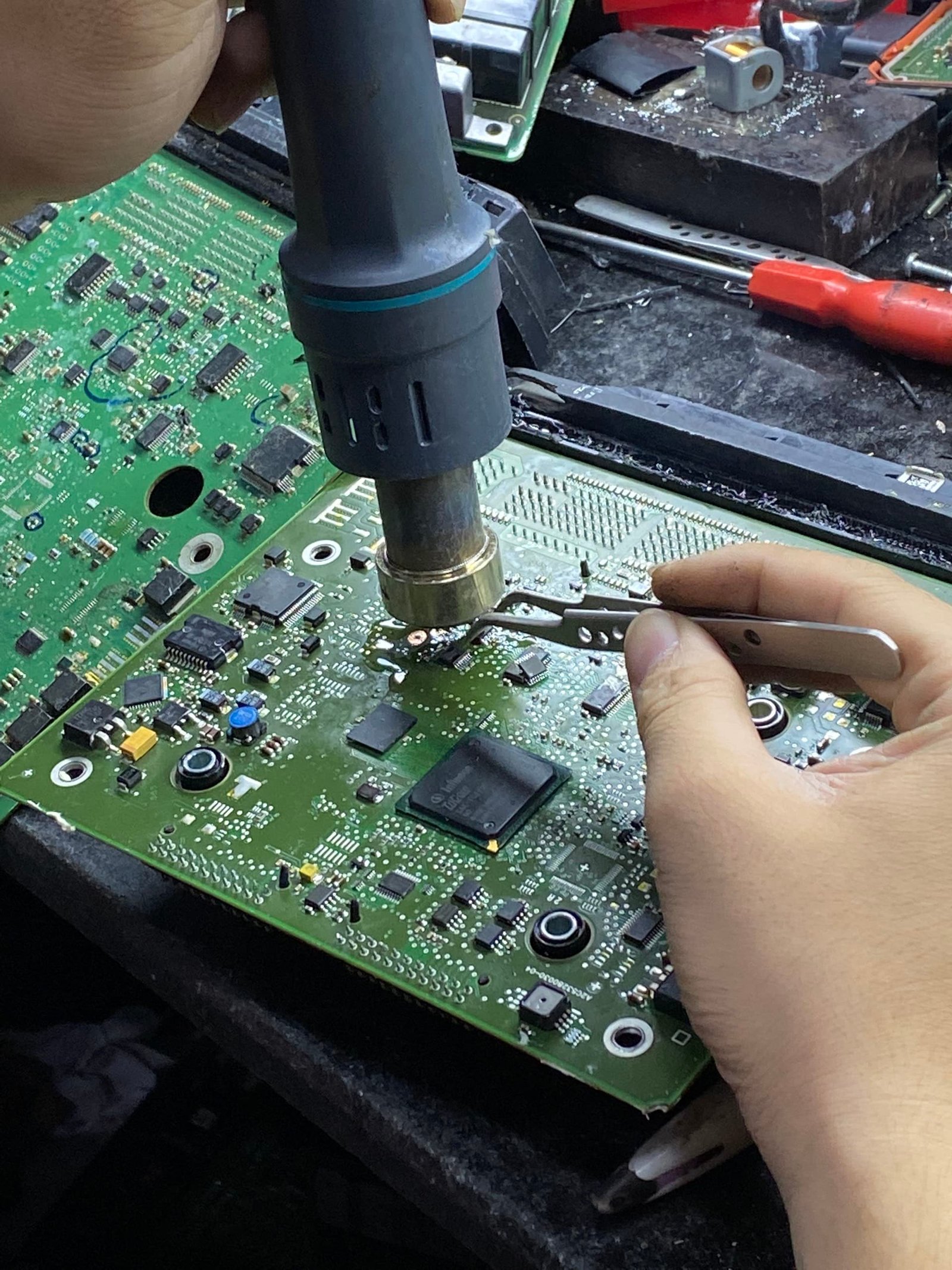 GARAGE CHUYÊN SỬA HỘP ĐỘNG CƠ ECU MITSUBISHI - VES VIETNAM ECU SERVICE 3 GARAGE CHUYÊN SỬA HỘP ĐỘNG CƠ ECU MITSUBISHI - VES VIETNAM ECU SERVICE