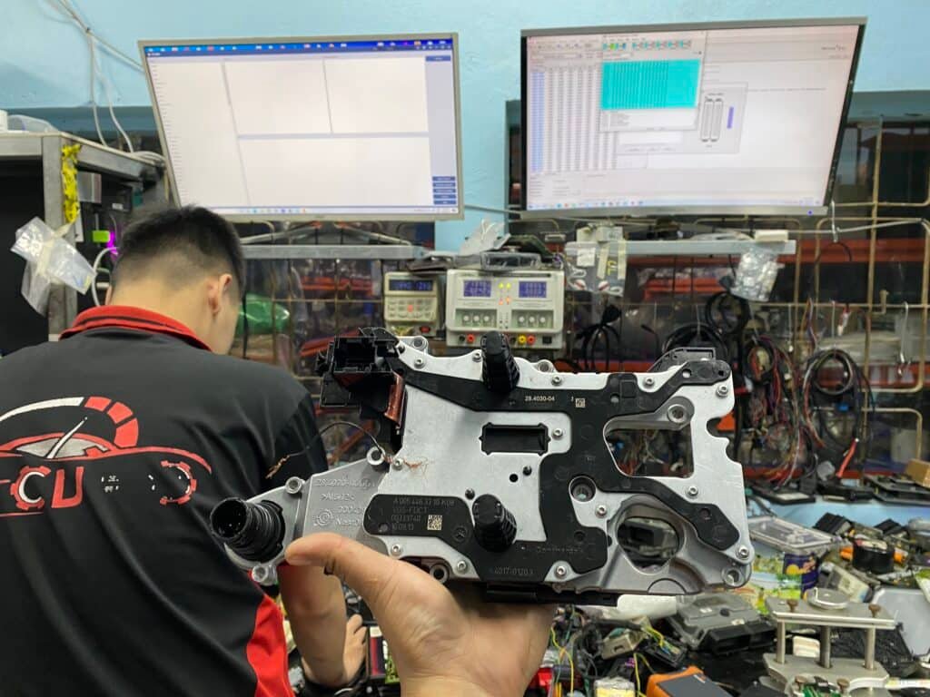 GARAGE CHUYÊN SỬA CHỮA HỘP ĐỘNG CƠ ECU VINFAST-VES WORKSHOP 2 GARAGE CHUYÊN SỬA CHỮA HỘP ĐỘNG CƠ ECU VINFAST-VES WORKSHOP