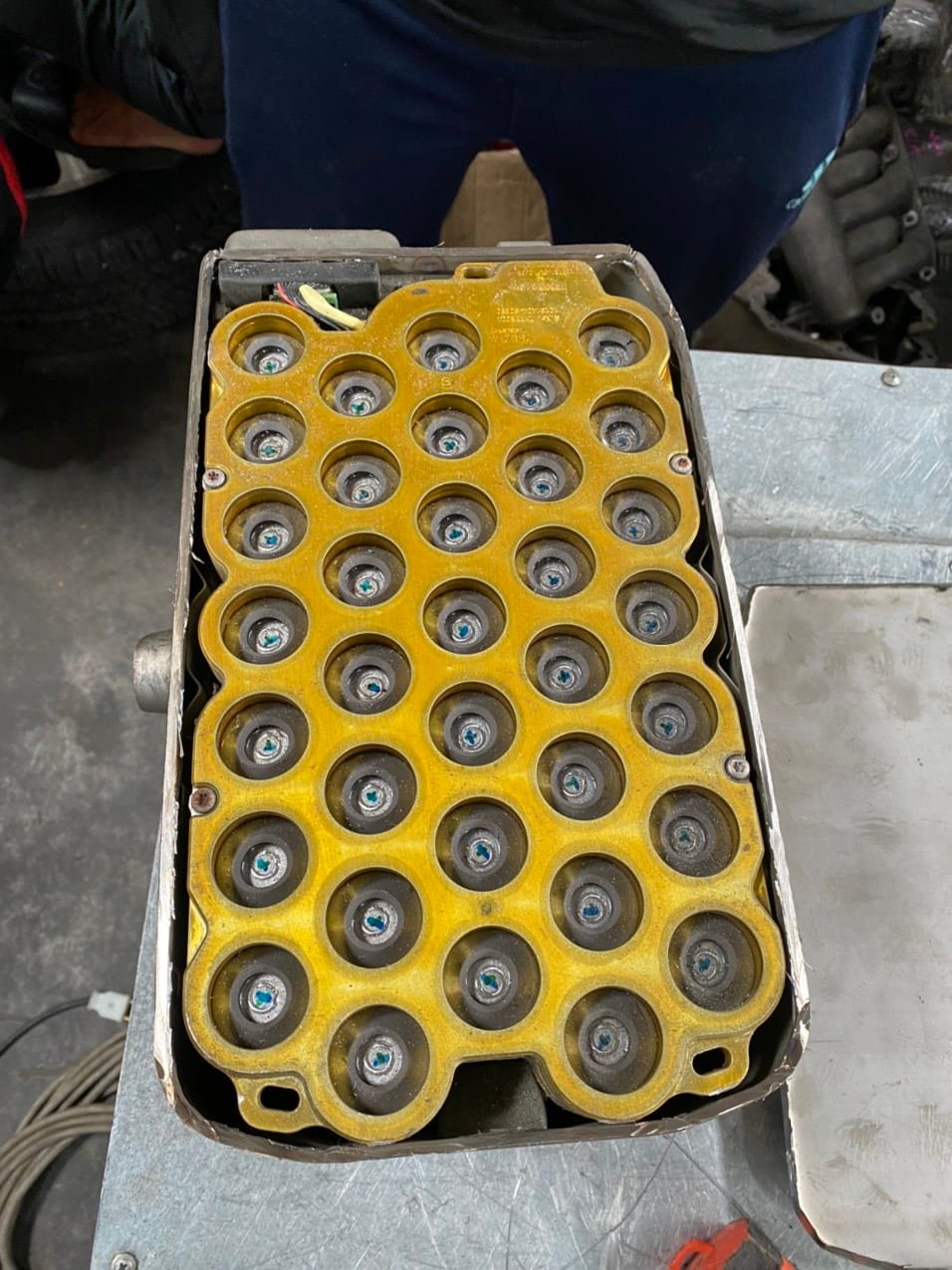 SỬA CHỮA HỆ THỐNG HYBRID TRÊN MERCEDES-BENZ