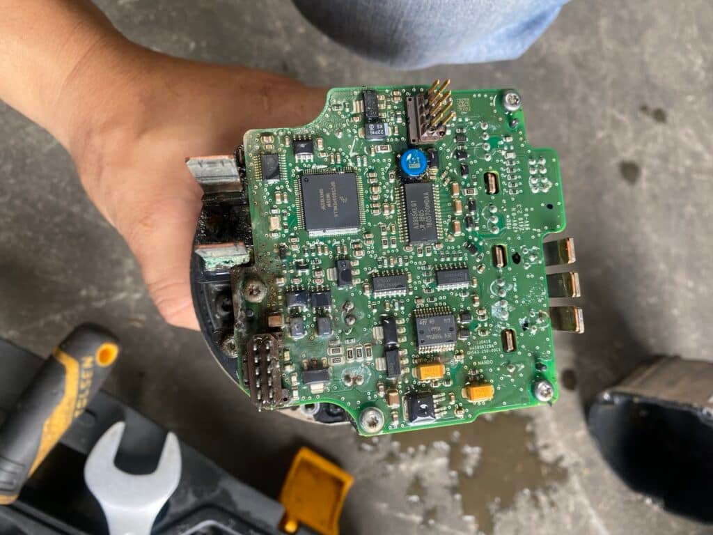 mach dieu khien thuoc lai