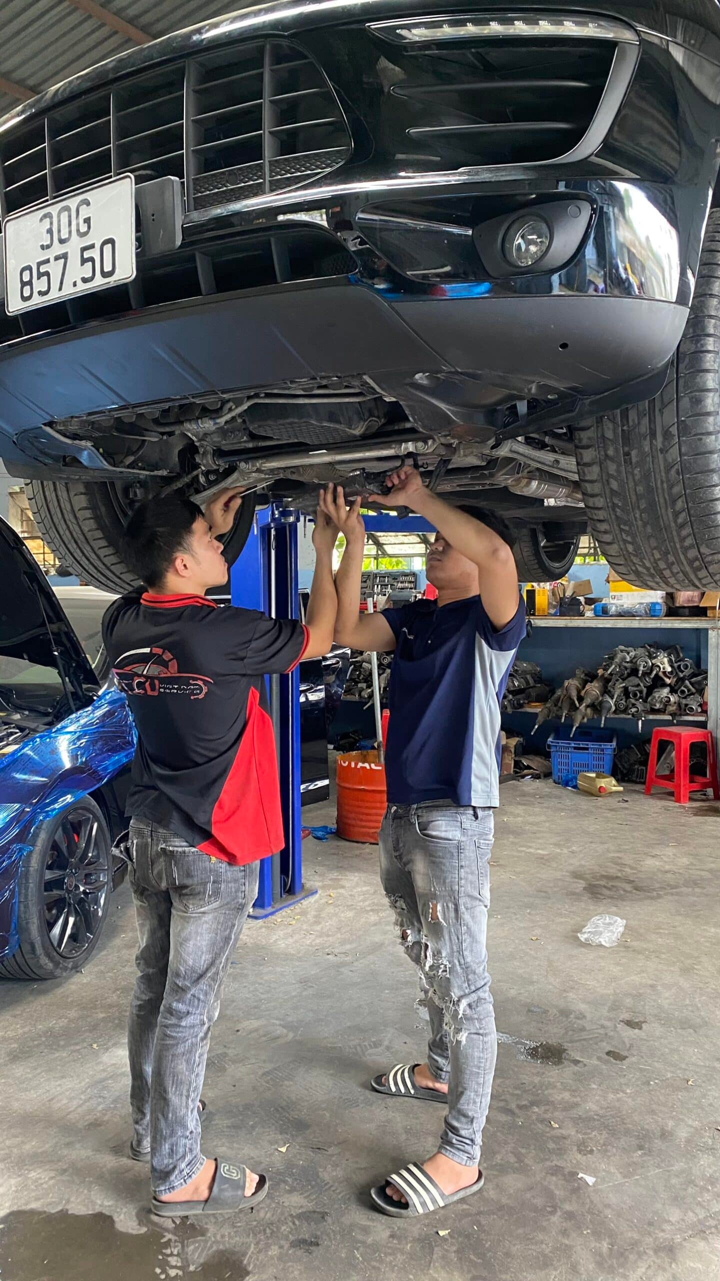 GARAGE VES CHUYÊN PHỤC HỒI THƯỚC LÁI ĐIỆN PORSCHE-VES WORKSHOP