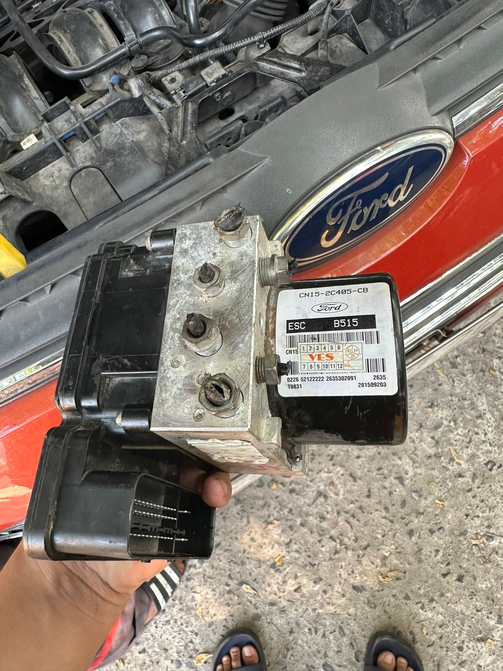 GARAGE CHUYÊN SỬA CHỮA HỆ THỐNG PHANH ABS CỦA XE FORD ECOSPORT 2 GARAGE VES-CHUYÊN SỬA CHỮA HỆ THỐNG PHANH ABS CỦA XE Ford Ecosport