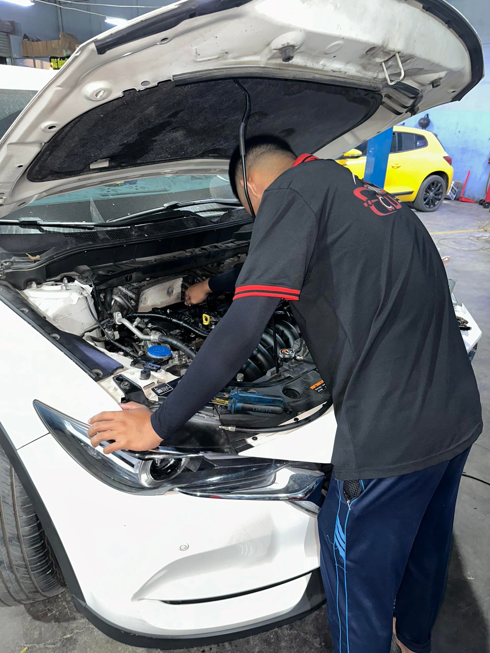 DỊCH VỤ SỬA CHỮA Ô TÔ QUẬN 9 - VES WORKSHOP 1 GARAGE VES - KIỂM TRA VÀ CHẨN ĐOÁN RÒ RĨ BUỒNG ĐỐT TRÊN MAZDA