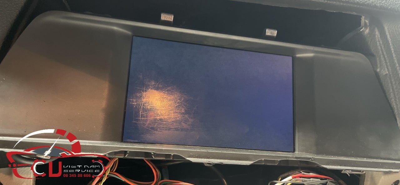 GARAGE VES - SỬA LỖI HIỂN THỊ THÔNG TIN CỦA MÀN HÌNH TRUNG TÂM BMW