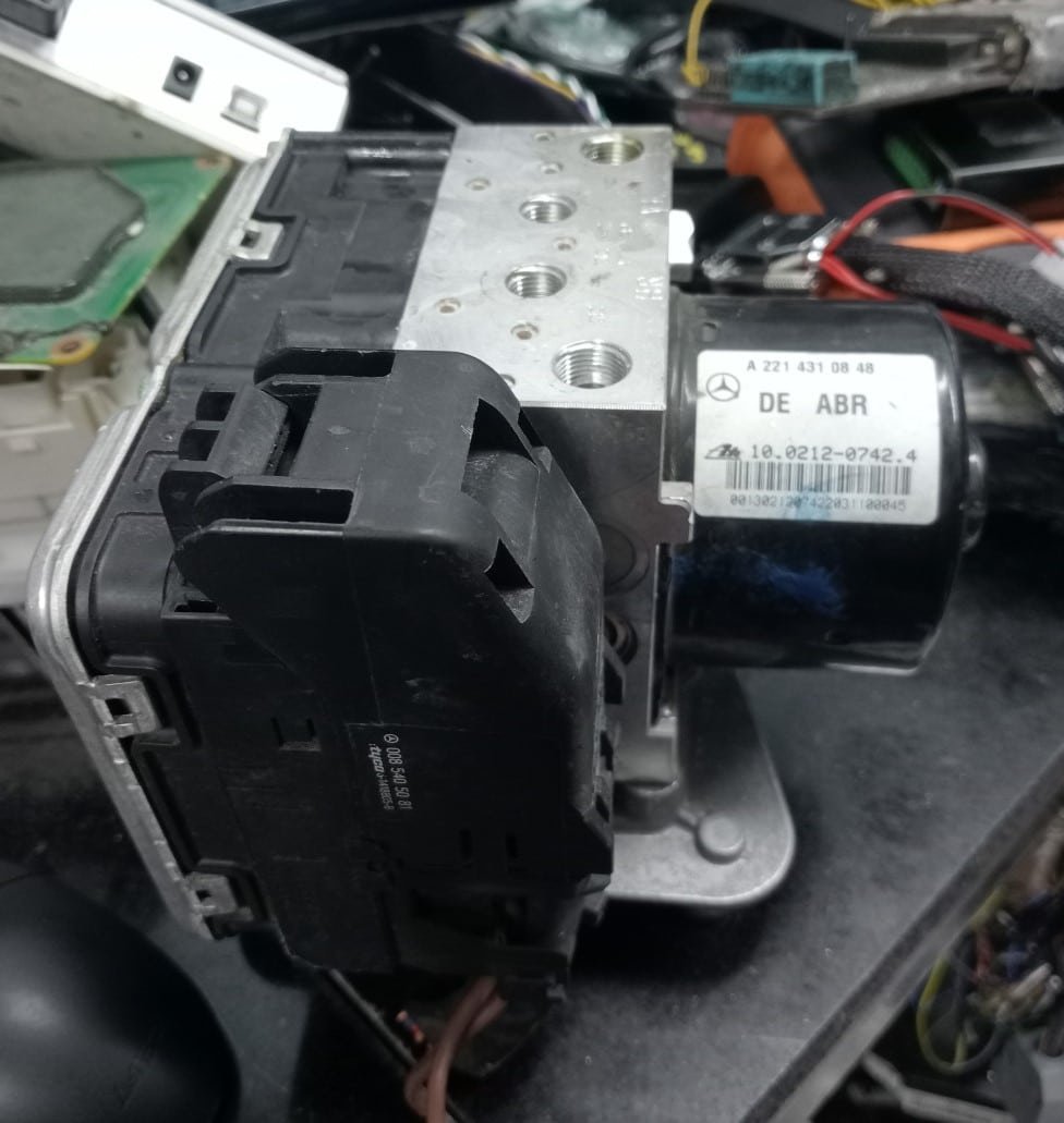 SỬA CHỮA ABS MERCEDES-BENZ BẢO DƯỠNG VÀ SỬA CHỮA HỆ THỐNG ABS CHO XE MERCEDES-BENZ