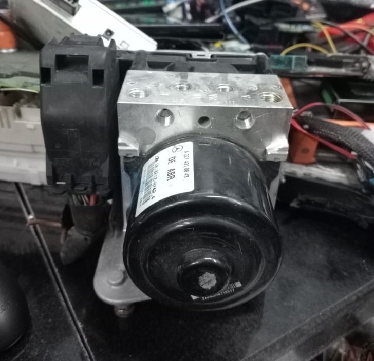 SỬA CHỮA ABS MERCEDES-BENZ BẢO DƯỠNG VÀ SỬA CHỮA HỆ THỐNG ABS CHO XE MERCEDES-BENZ