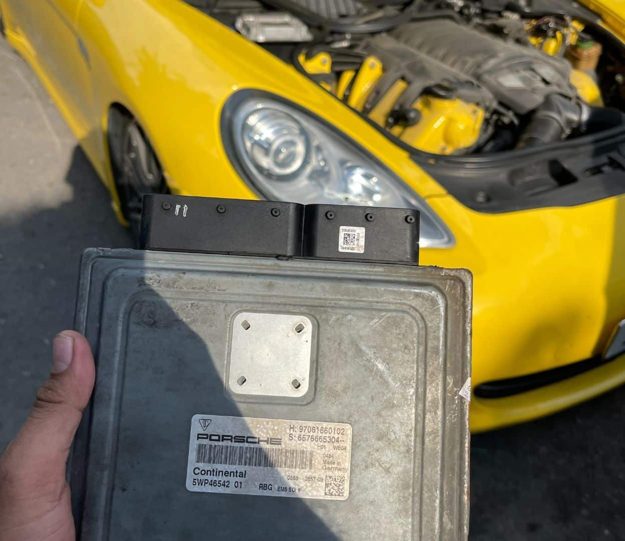 GARAGE CHUYÊN SỬA XE PORSCHE UY TÍN TPHCM-VES WORKSHOP