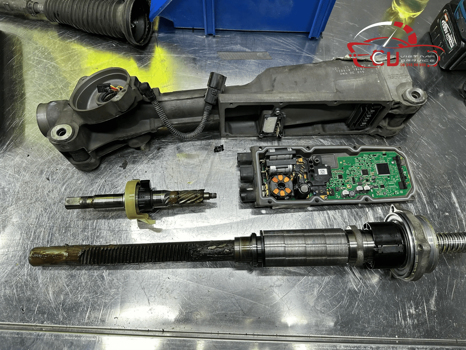 SỬA CHỮA VÀ PHỤC HỒI THƯỚC LÁI ĐIỆN AUDI A6 A7 A8 - Ves WorkShop 1 Sửa Chữa Và Phục Hồi Thước Lái Điện AUDI Tại Ves WorkShop