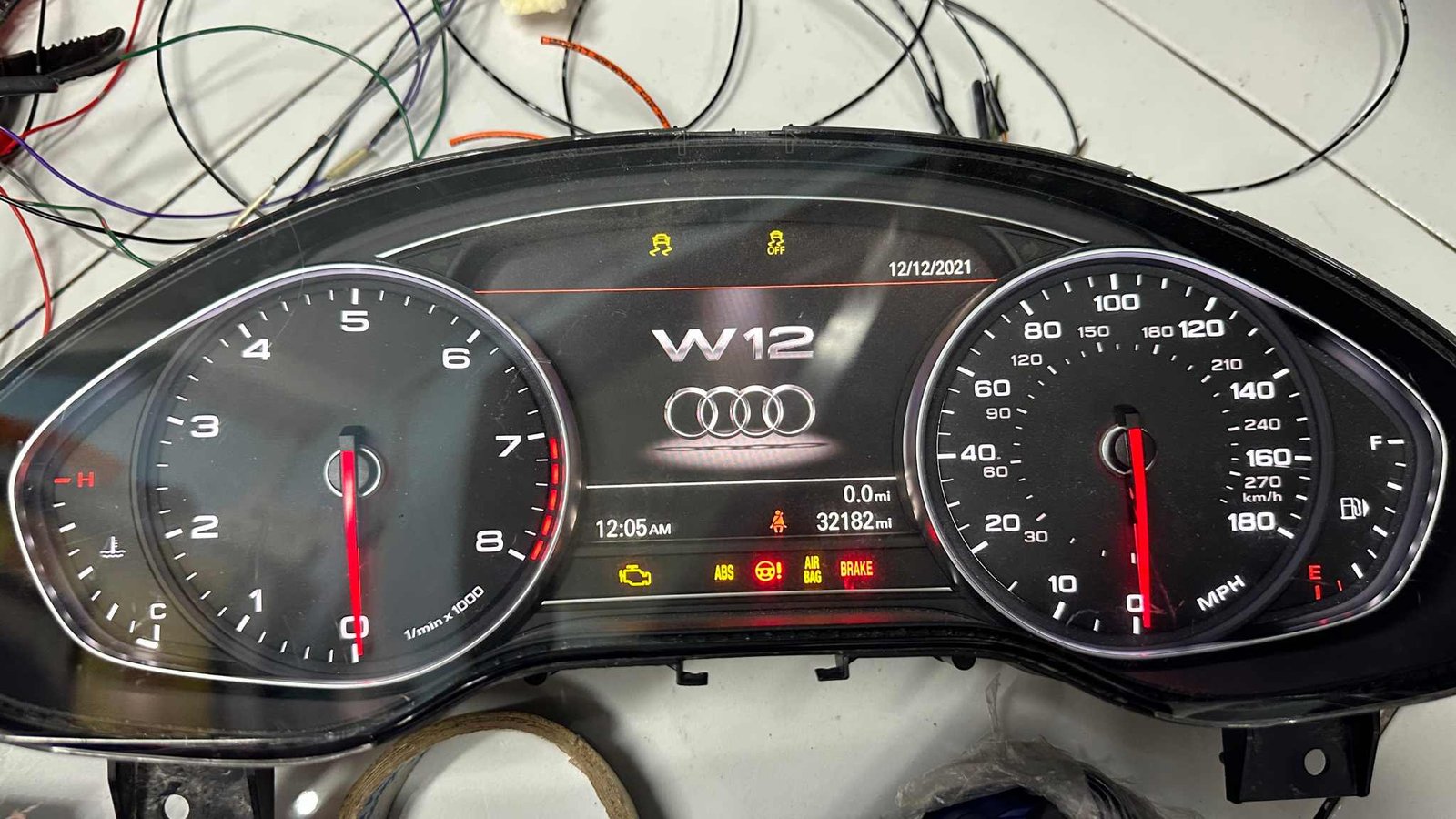SỬA CHỮA ĐỒNG HỒ TAPLO XE AUDI TẠI TP.HCM 1 SỬA CHỮA ĐỒNG HỒ TAPLO XE AUDI