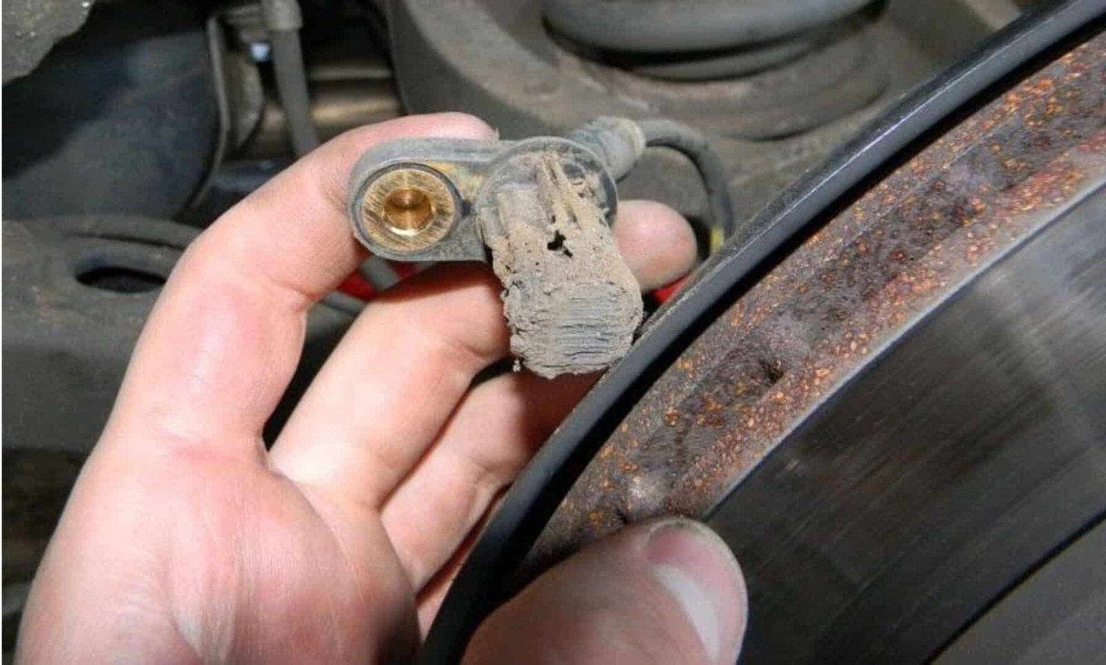 NGUYÊN NHÂN XE BÁO LỖI ABS VÀ CÁCH KHẮC PHỤC