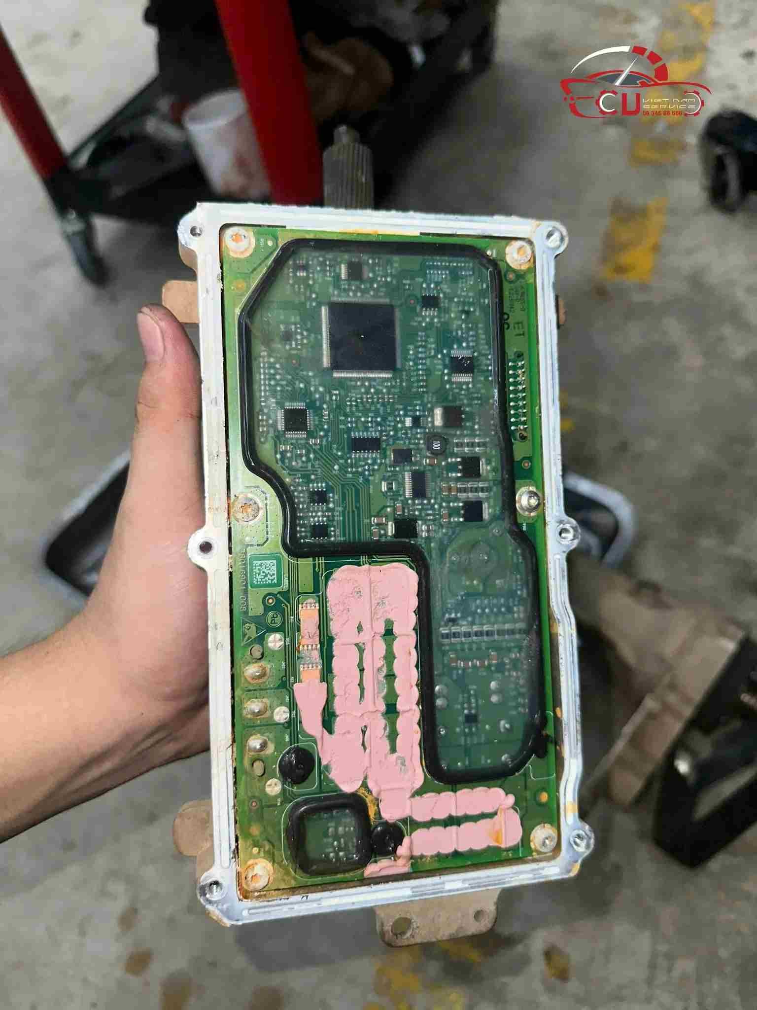 SỬA CHỮA VÀ PHỤC HỒI THƯỚC LÁI ĐIỆN XE FORD RANGER