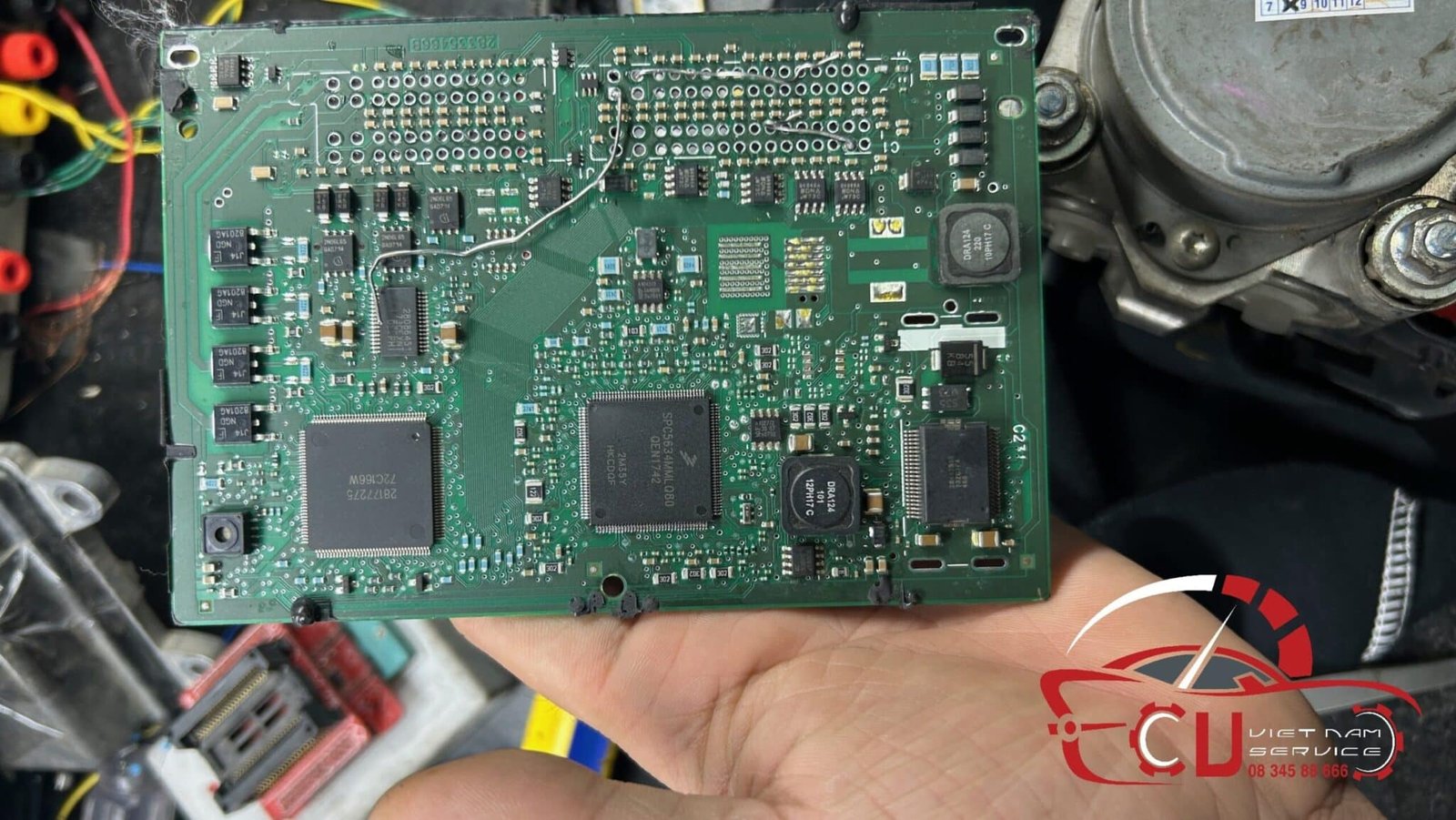 GARAGE NHẬN SỬA HỘP ĐIỀU KHIỂN ĐỘNG CƠ TOYOTA UY TÍN TP HCM 4 nhan sua hop dieu khien dong co toyota hcm 4 scaled