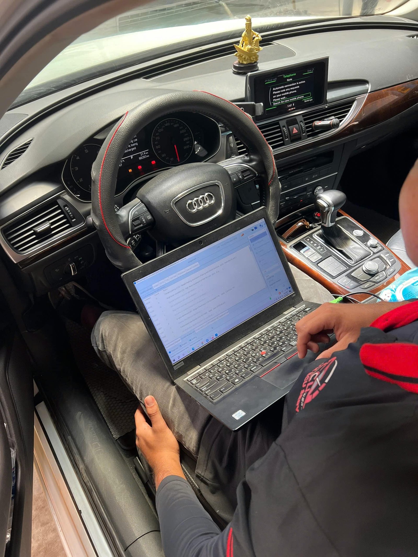 Liên hệ ngay Ves Workshop để được tư vấn về dịch vụ sửa hộp điều khiển động cơ Lexus