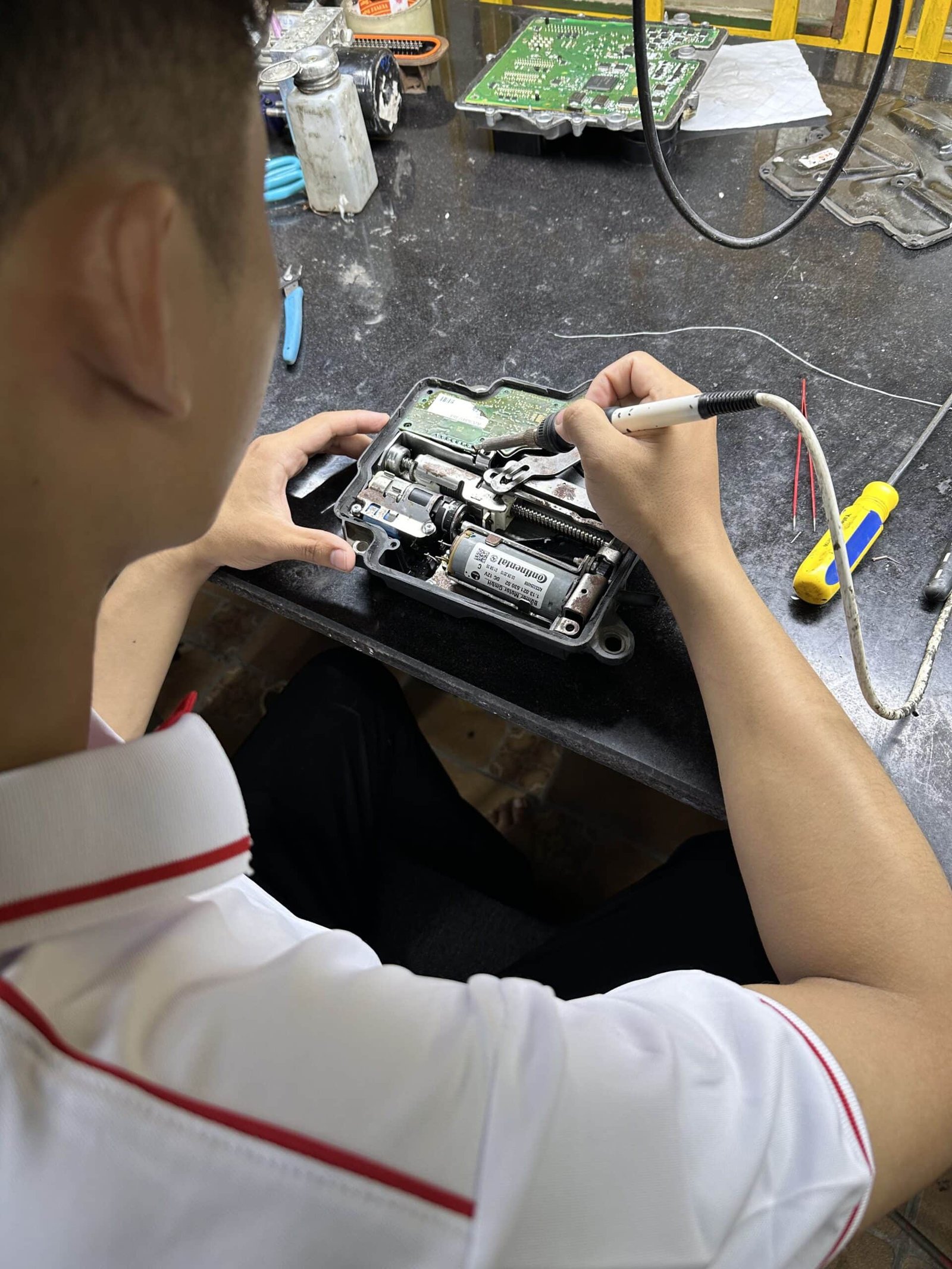 Dịch vụ sửa TCM TCU BMW chuyên nghiệp, bảo hành dài hạn tại Ves Workshop