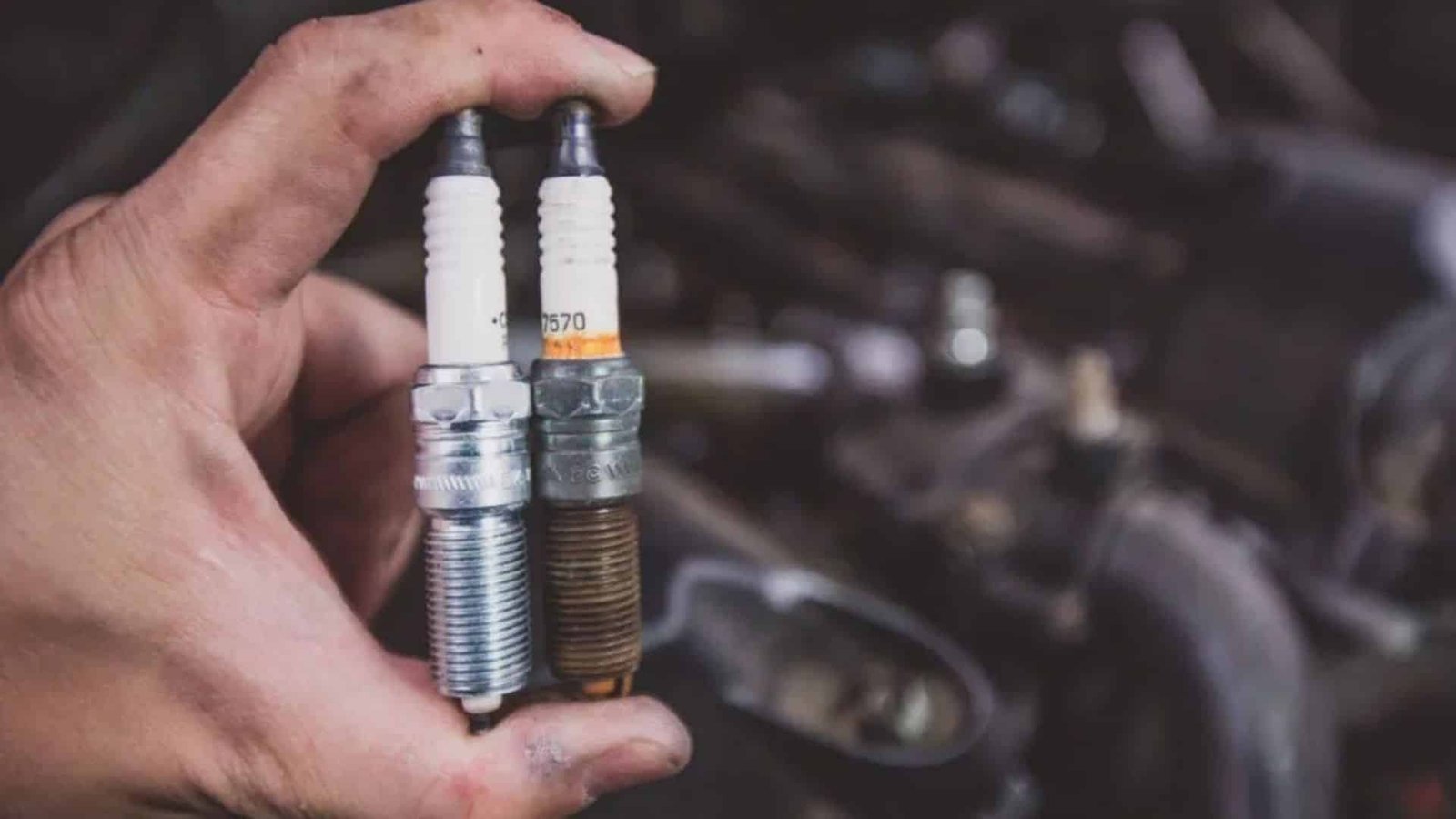 10 NGUYÊN NHÂN KHIẾN ĐÈN BÁO LỖI ĐỘNG CƠ SÁNG VÀ CÁCH XỬ LÝ