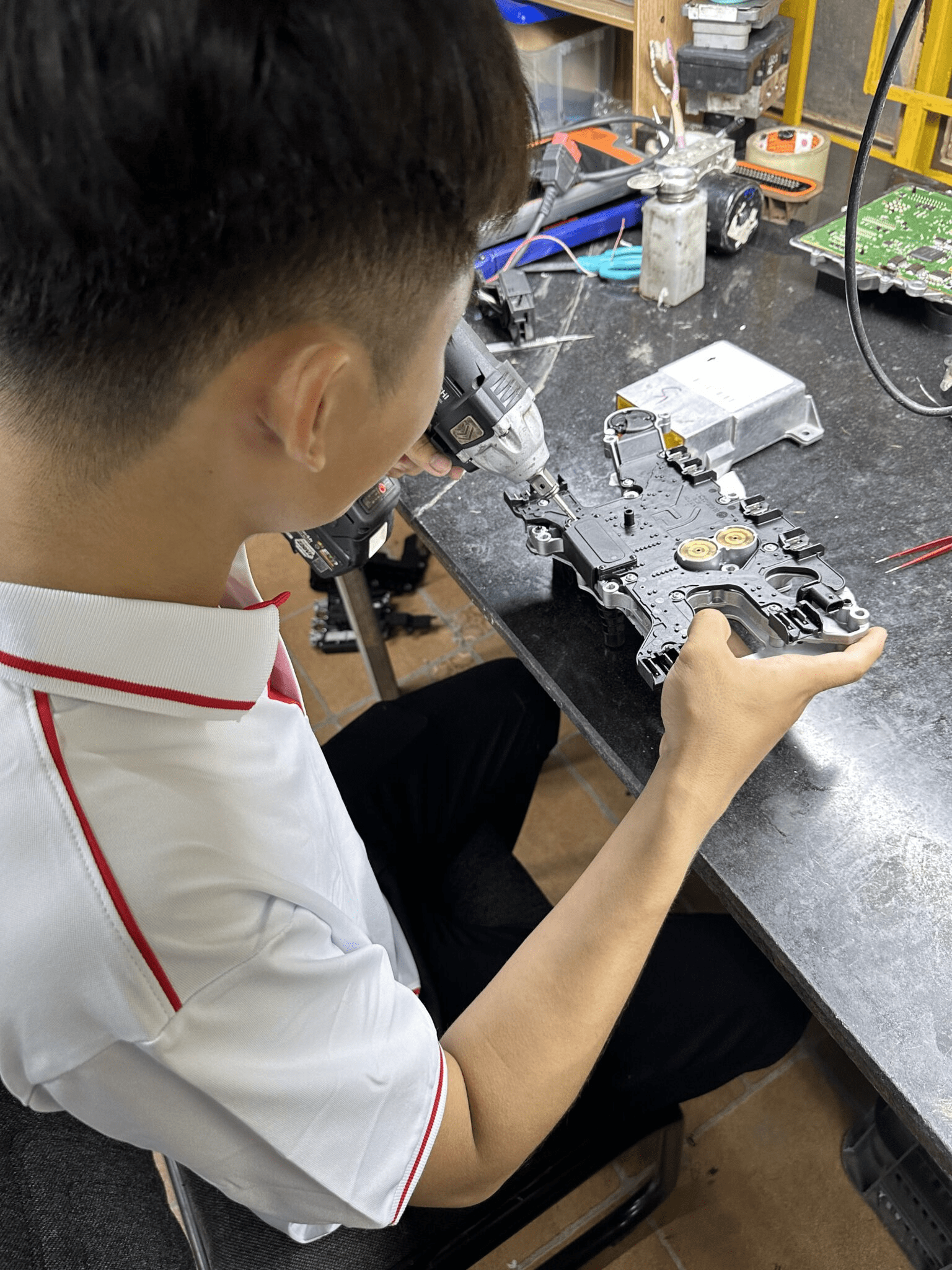 Gara sửa ô tô HCM - Sửa TCM TCU Chevrolet bảo hành uy tín