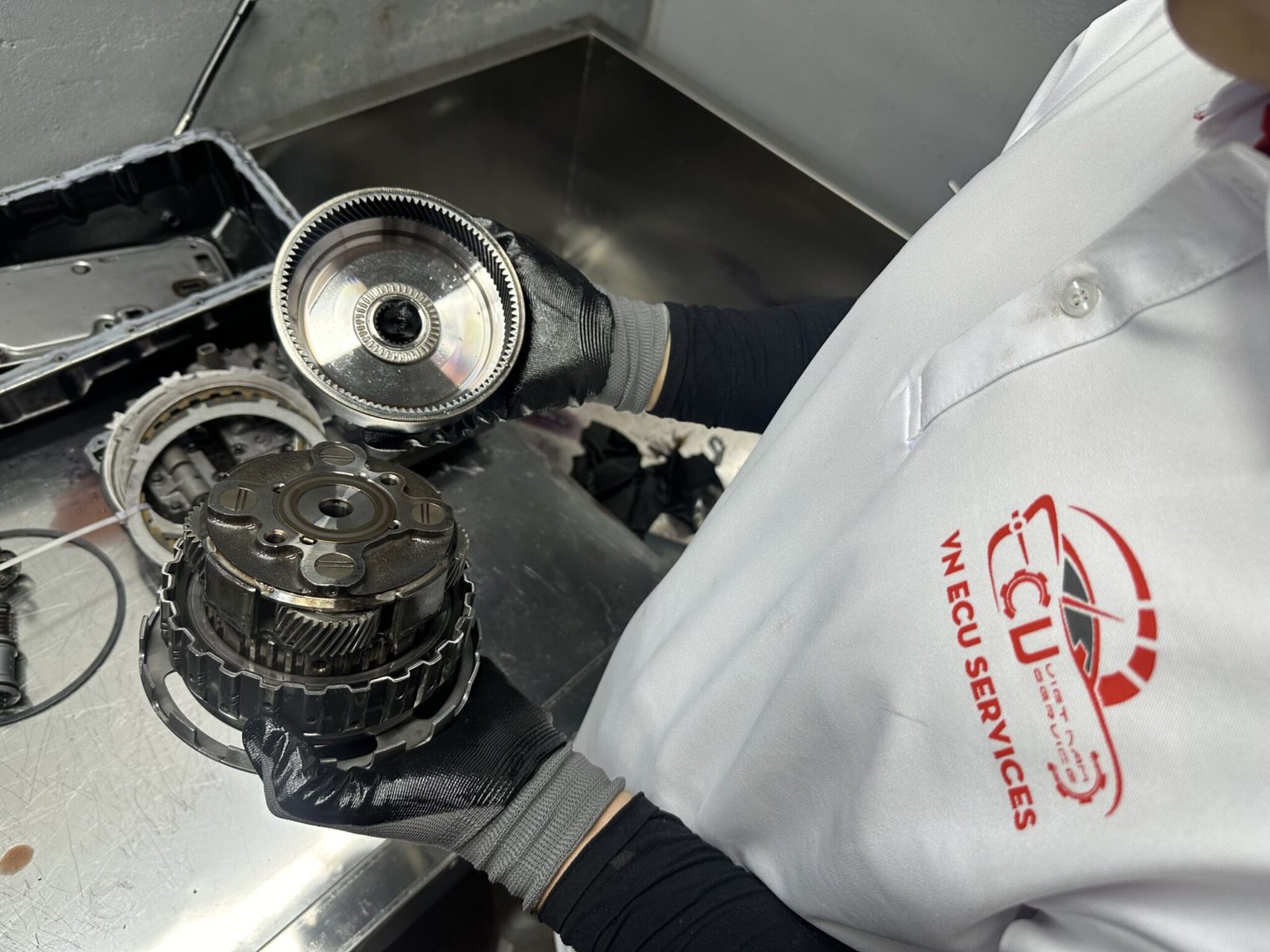 GARAGE ĐẠI TU HỘP SỐ TỰ ĐỘNG FORD ĐÁNG TIN CẬY TPHCM 2 Garage đại tu hộp số tự động Ford đáng tin cậy TPHCM