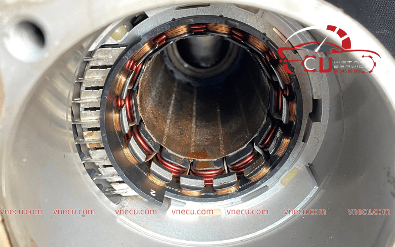 Dấu hiệu cảnh báo thước lái điện Isuzu cần được kiểm tra