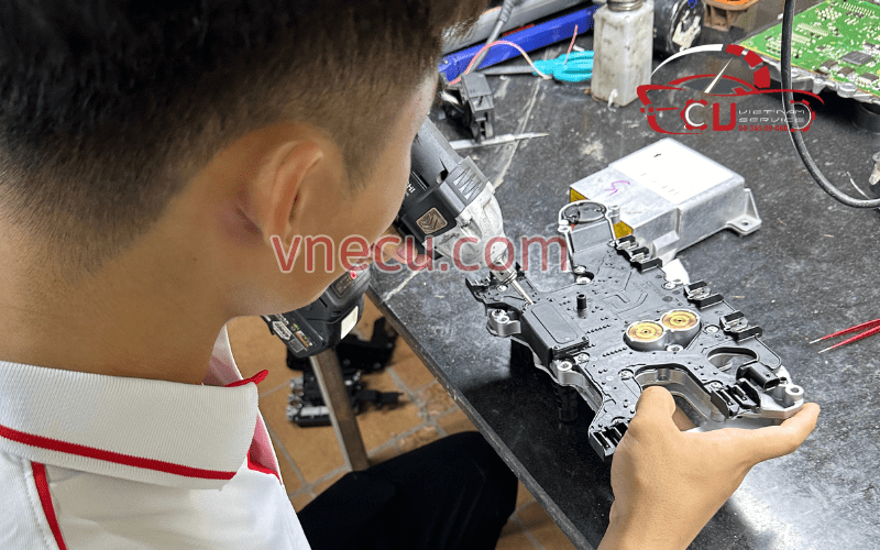 DỊCH VỤ SỬA TCM TCU FORD - VES WORKSHOP 3 Garage sửa TCM TCU Ford uy tín, giá tốt tại TPHCM