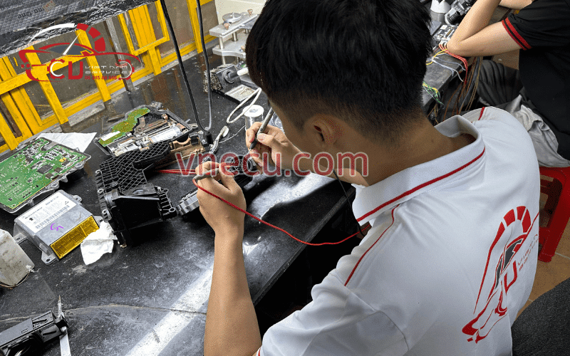 DỊCH VỤ SỬA TCM TCU FORD - VES WORKSHOP 4 Garage sửa TCM TCU Ford uy tín, giá tốt tại TPHCM