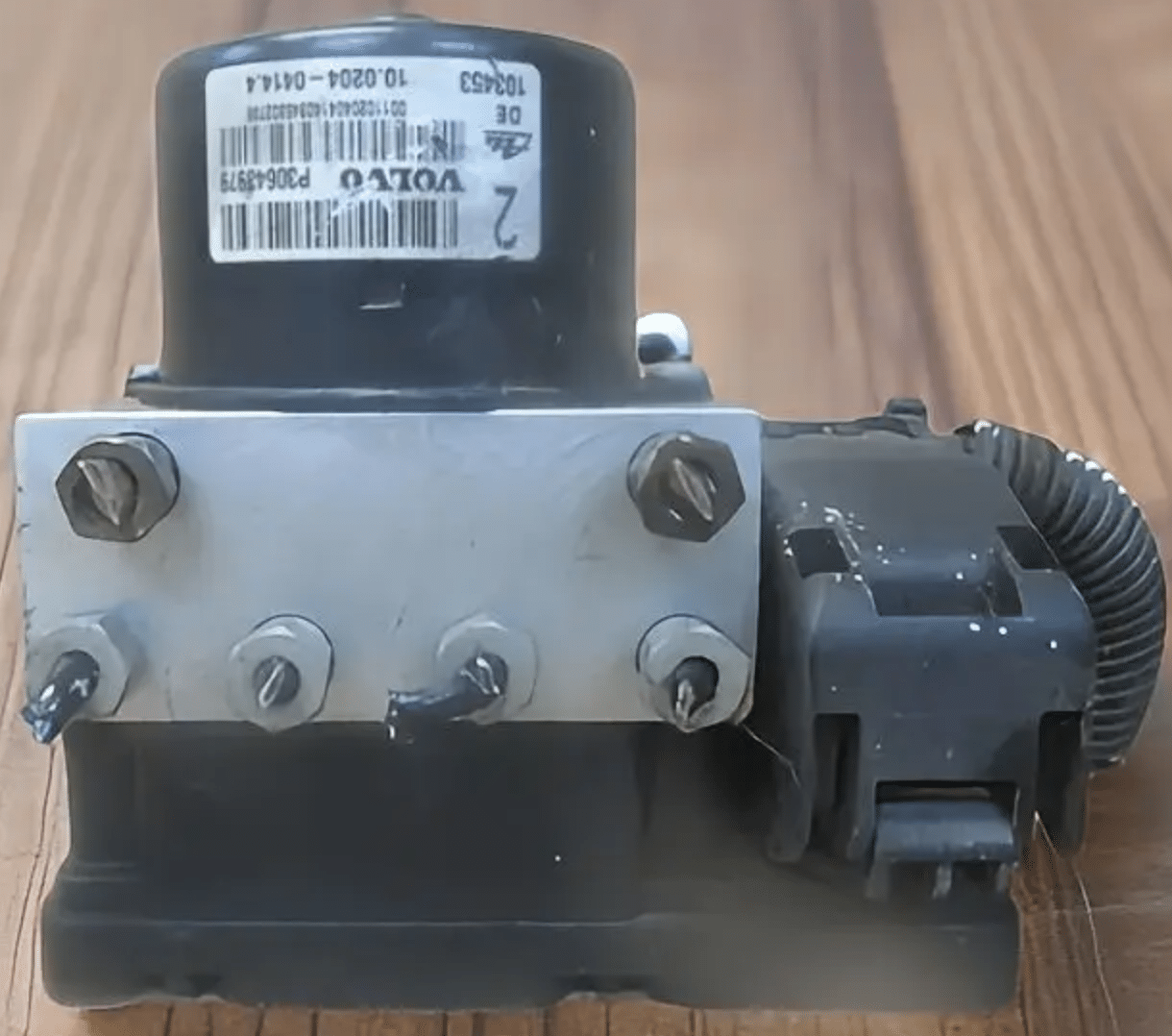 ABS VOLVO XC90 2005-2014 2 010810 e1737106598430