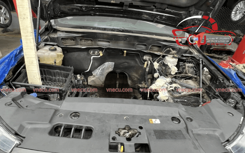 DỊCH VỤ BẢO DƯỠNG SỬA CHỮA LAND ROVER HÀNG ĐẦU - VES WORKSHOP 1 Dịch vụ bảo dưỡng sửa chữa Land Rover hàng đầu TP HCM