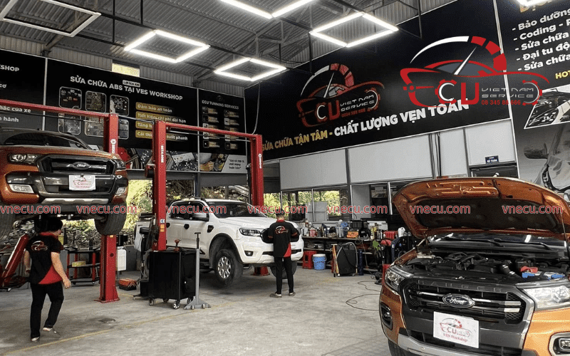 DỊCH VỤ BẢO DƯỠNG SỬA CHỮA LAND ROVER HÀNG ĐẦU - VES WORKSHOP 3 Dịch vụ bảo dưỡng định kỳ theo tiêu chuẩn Land Rover