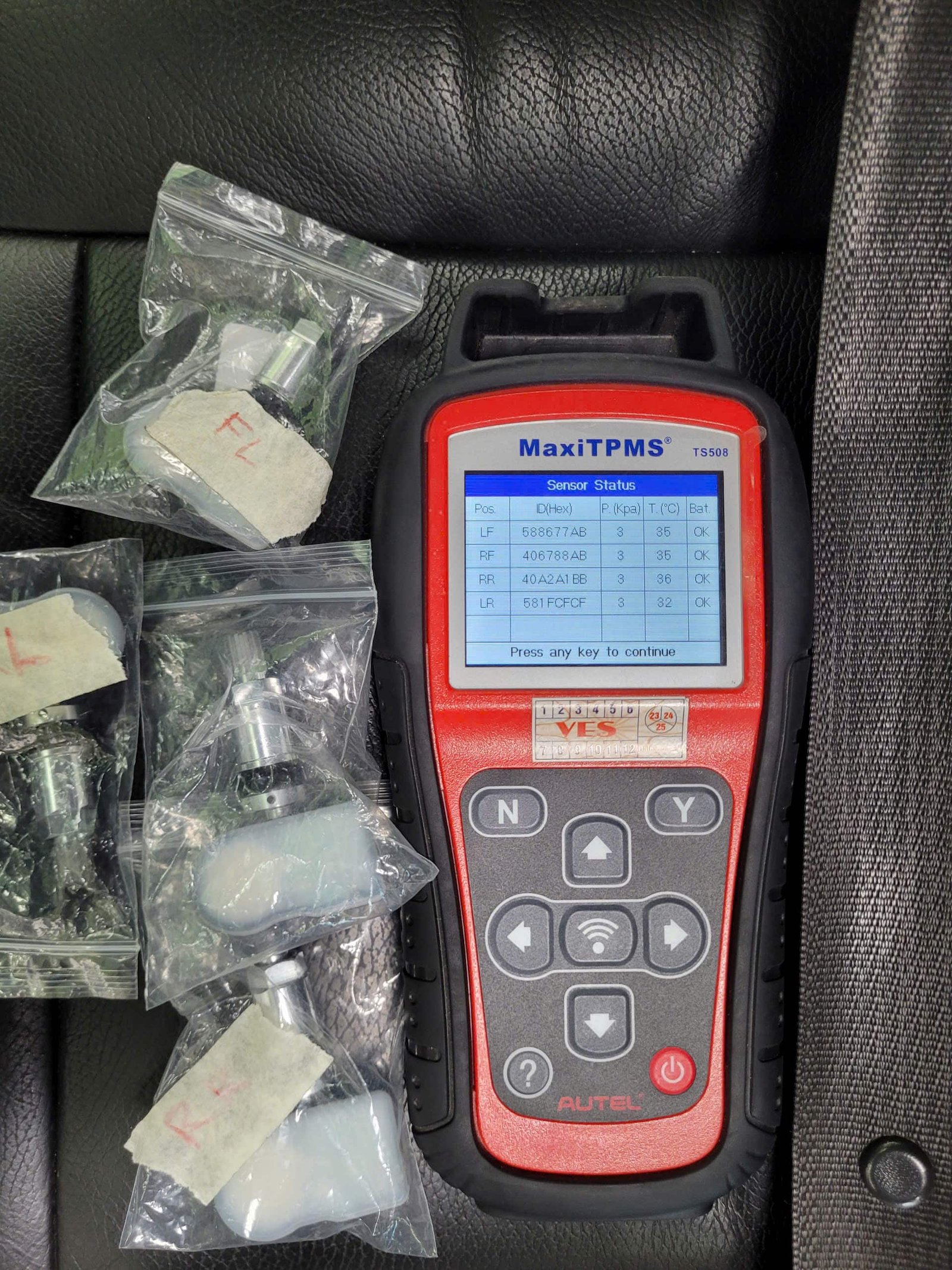 DỊCH VỤ CHUẨN ĐOÁN, SỬA CHỮA, THAY THẾ CẢM BIẾN ÁP SUẤT LỐP ÔTÔ TẠI HỒ CHÍ MINH