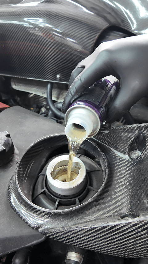 Dung dịch xúc nhớt động cơ Ferrari 488GTB