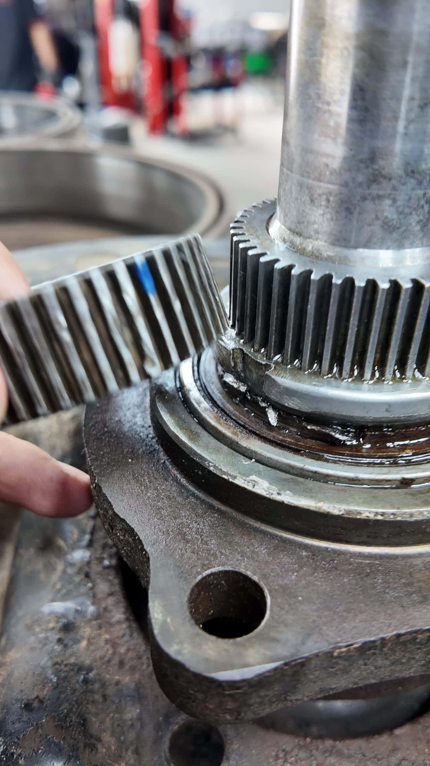 SỬA CHỮA VS THAY THẾ HỆ THỐNG ABS MAZDA BT-50