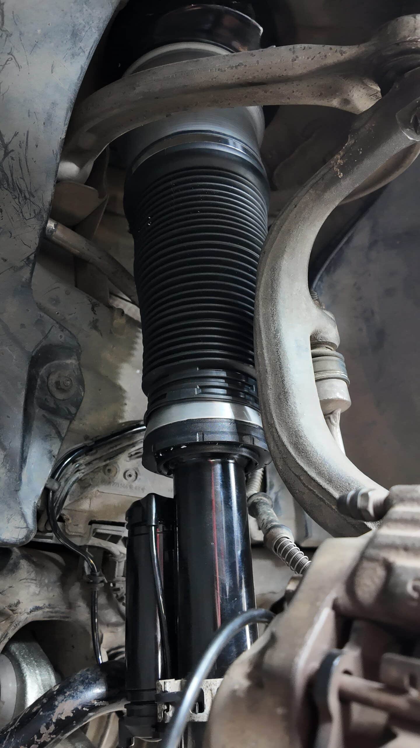 THAY THẾ GIẢM XÓC KHÍ NÉN MERCEDES-BENZ