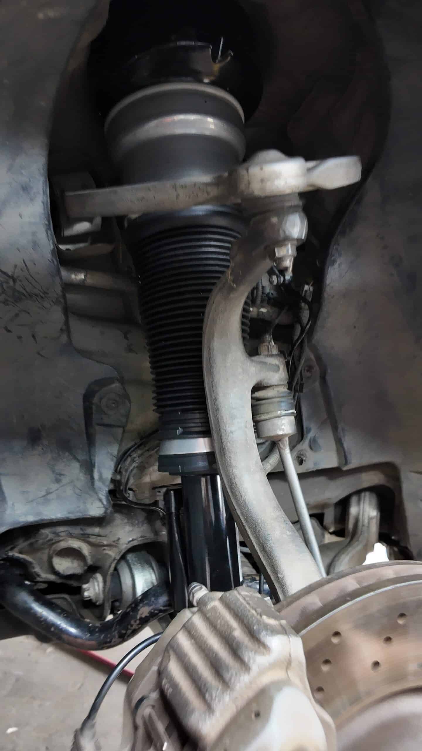 THAY THẾ GIẢM XÓC KHÍ NÉN MERCEDES-BENZ