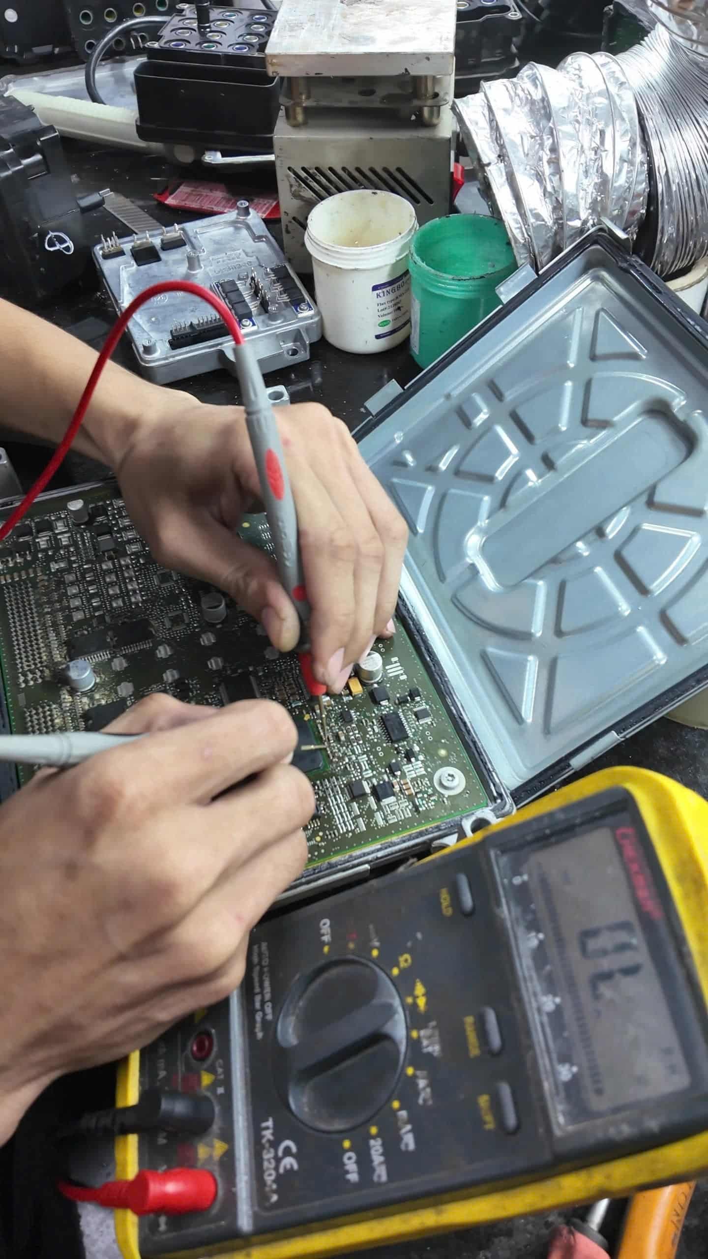 GARAGE CHUYÊN SỬA CHỮA HỘP ĐIỀU KHIỂN ĐỘNG CƠ MERCEDES-BENZ