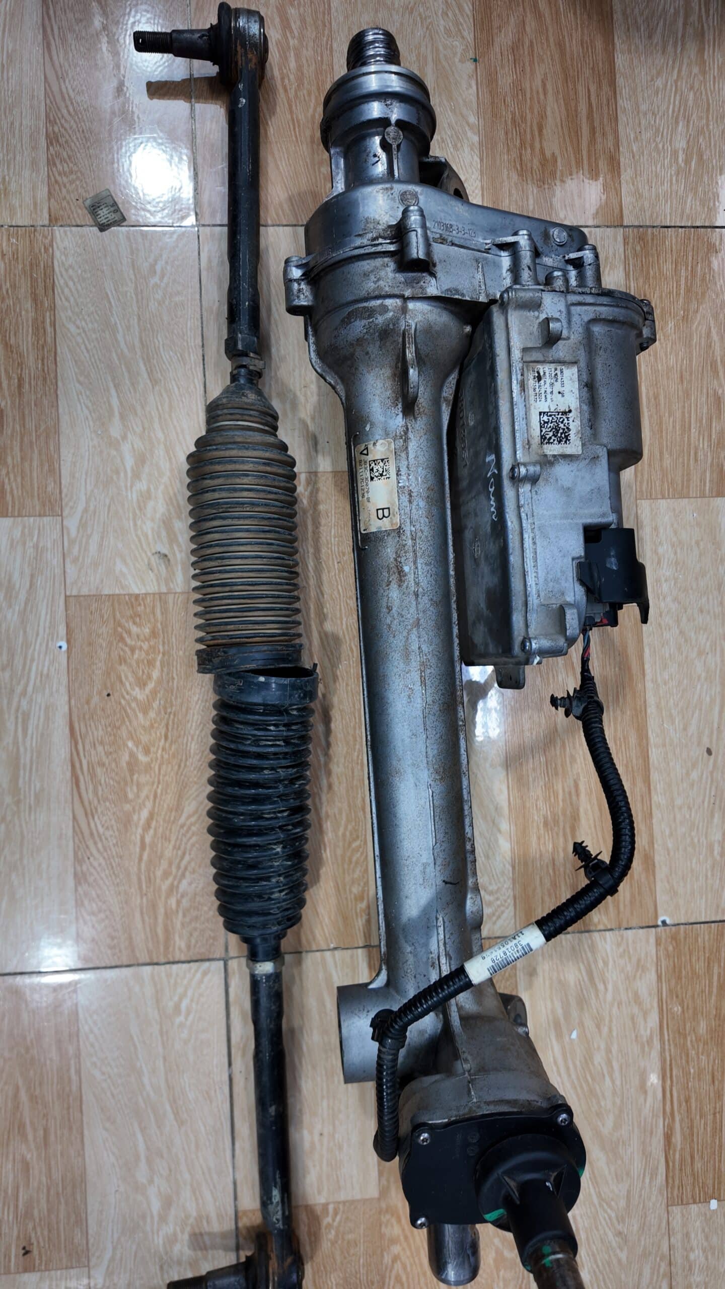 tiến hành kiểm tra đóng gói gửi cho khách hàng ở xa gửi đến - ves workshop