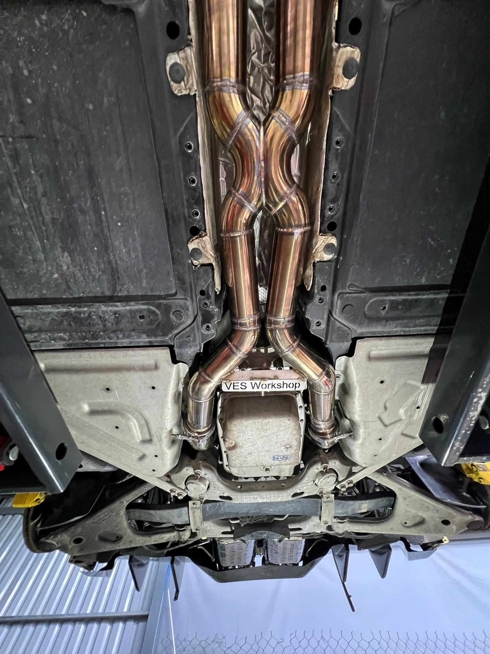 Custom Hệ Thống Ống Xả Chevrolet Corvette: Giải Pháp Custom Đột Phá Từ Ves Workshop