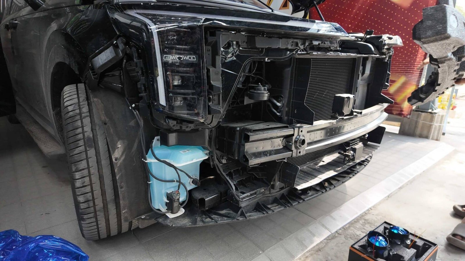 Nâng Cấp Hệ Thống Ánh Sáng Cho Kia Carnival Độ Bi Gầm Tại Ves Workshop