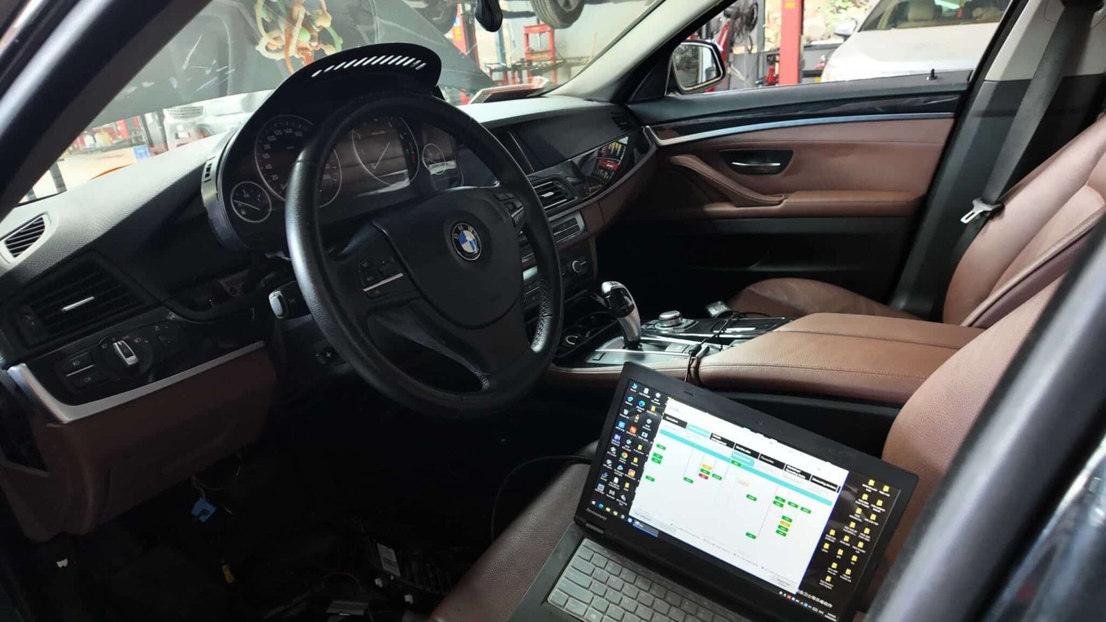 Bảo Dưỡng BMW 523i – Chìa Khóa Giữ Gìn Đẳng Cấp Xe Hạng Sang Tại Ves Workshop