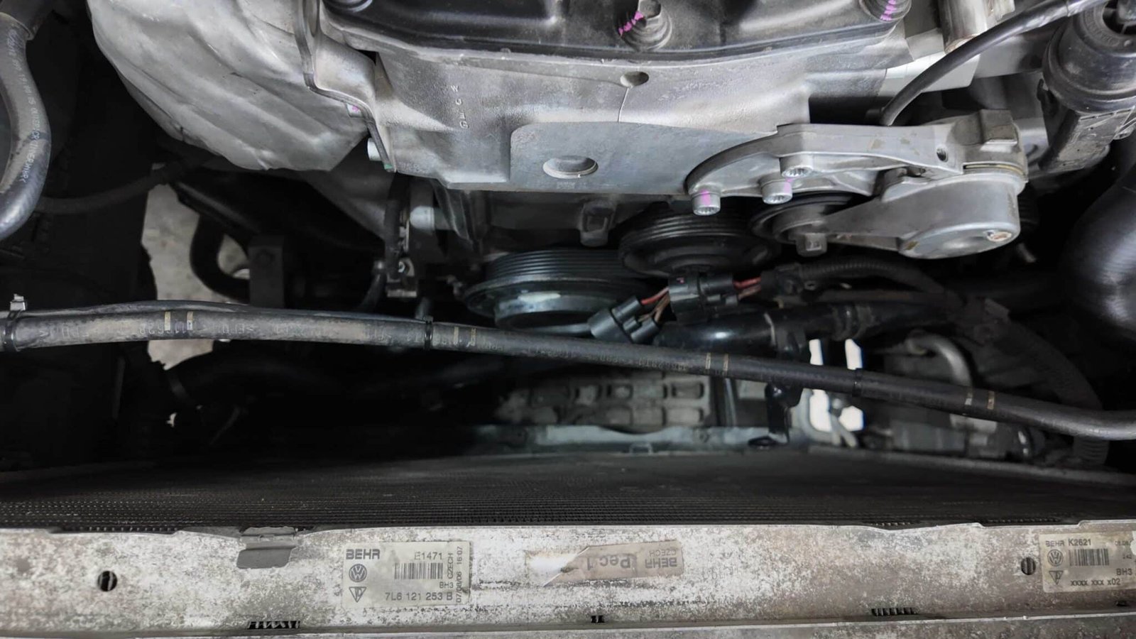 THAY THẾ QUẠT TẢN NHIỆT ĐỘNG CƠ Ô TÔ TẠI VES WOKRSHOP 5 kiểm tra các bộ phận liên quan