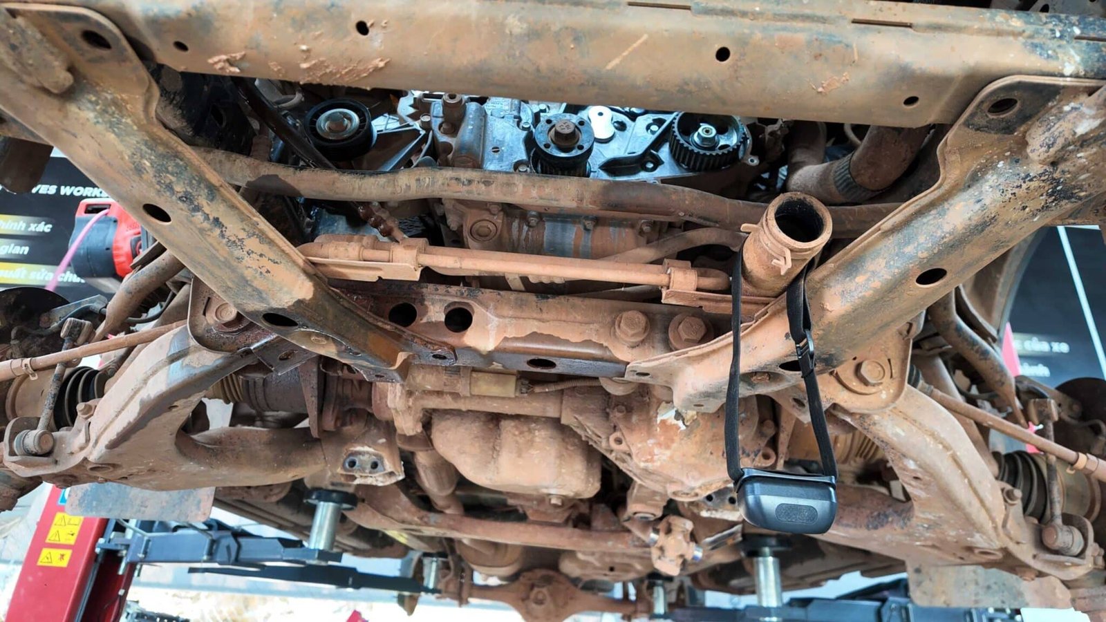 Đại Tu Hệ Thống Gầm Chevrolet Colorado - Giải Pháp Chuyên Nghiệp Từ Ves Workshop