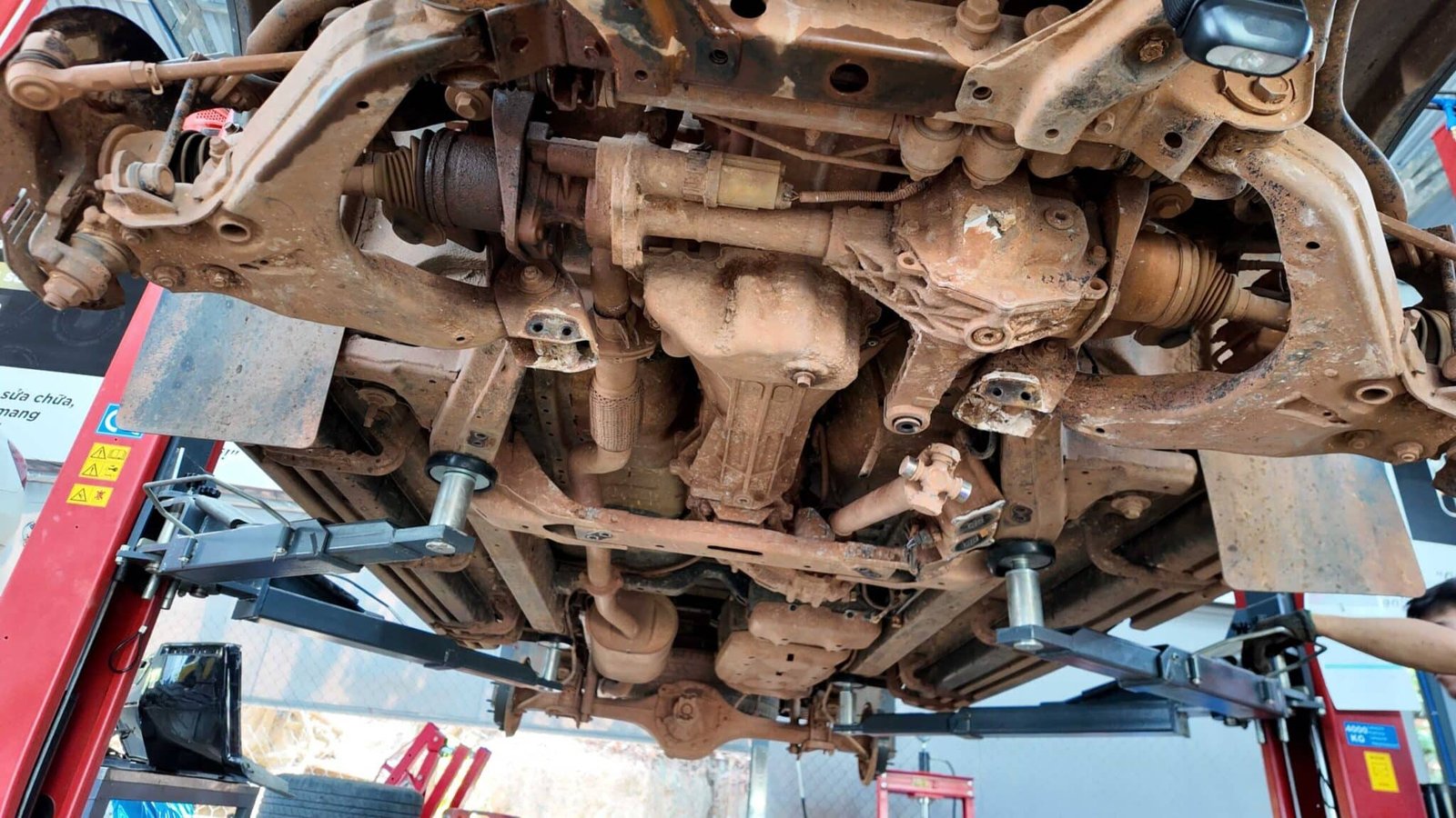 Đại Tu Hệ Thống Gầm Chevrolet Colorado - Giải Pháp Chuyên Nghiệp Từ Ves Workshop