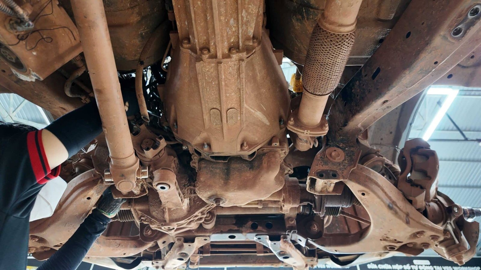 Đại Tu Hệ Thống Gầm Chevrolet Colorado - Giải Pháp Chuyên Nghiệp Từ Ves Workshop