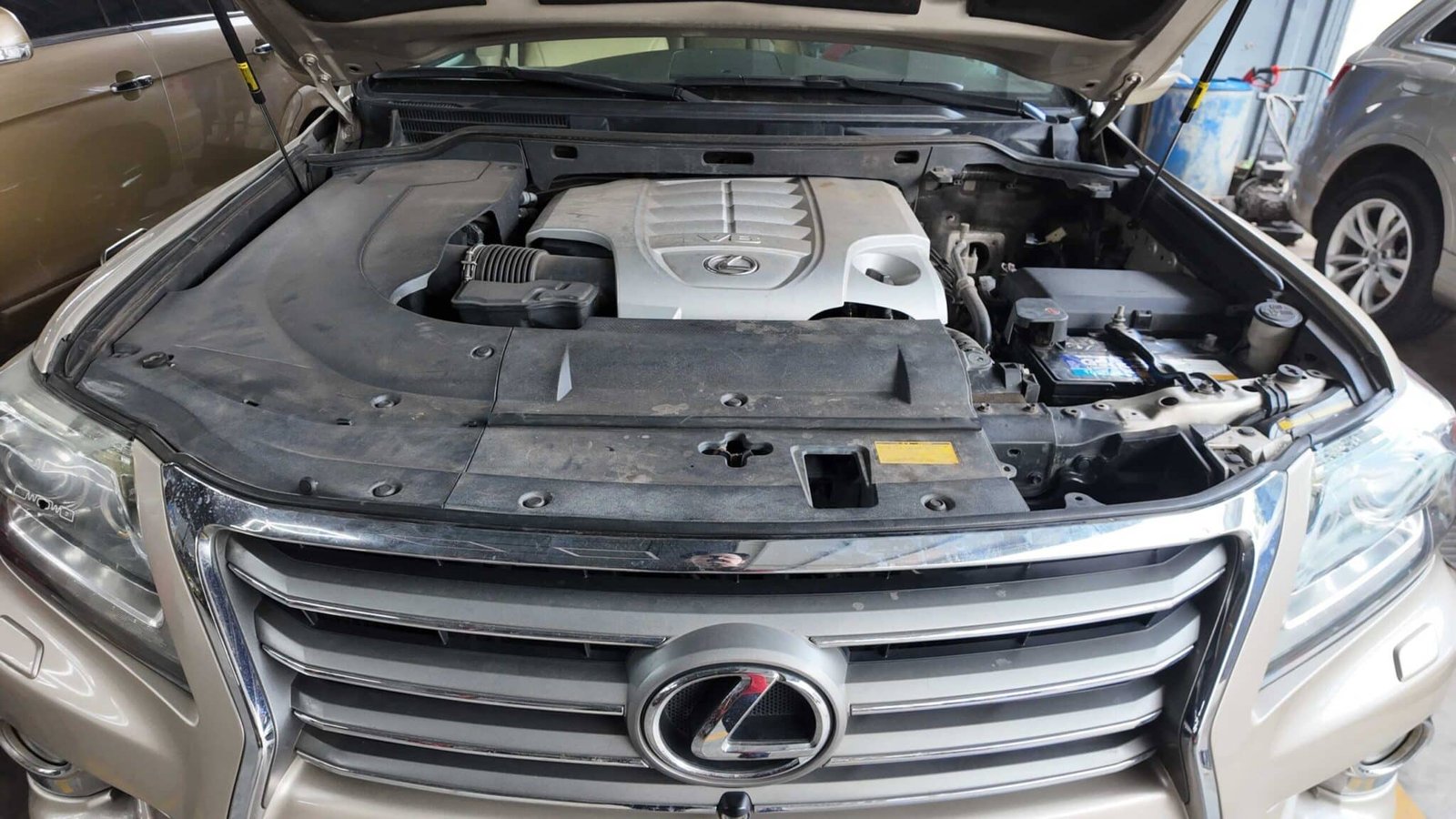 Sửa Chữa Cụm Bơm ABS Lexus tại Ves Workshop - Giải Pháp An Toàn Và Toàn Diện Cho Hệ Thống Phanh Của Bạn