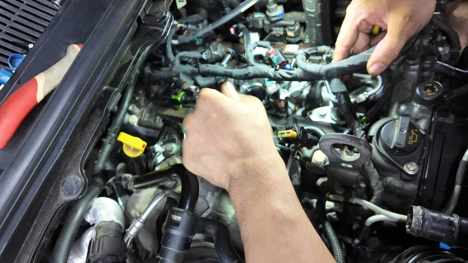 SỬA CHỮA RÒ RỈ DẦU ĐỘNG CƠ VS KIM PHUN NHIÊU LIỆU TẠI VES WORKSHOP