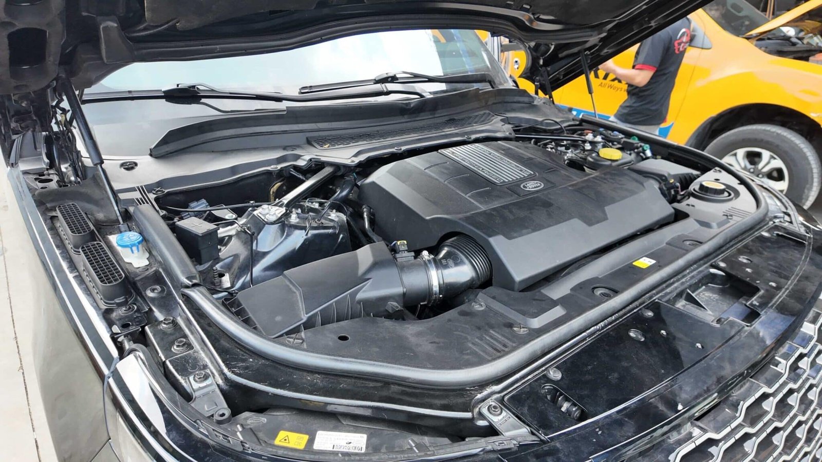 Bảo Dưỡng Tổng Quát Range Rover Tại VES Workshop: Giải Pháp Hoàn Hảo Cho Hiệu Suất Và Bền Bỉ