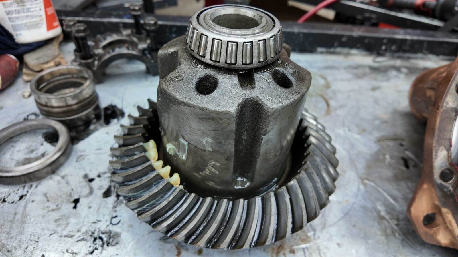 Sửa Chữa-Thay Thế Bộ Vi Sai Cầu Sau Chevrolet Colorado tại Ves Workshop Chuyên Nghiệp, Uy Tín