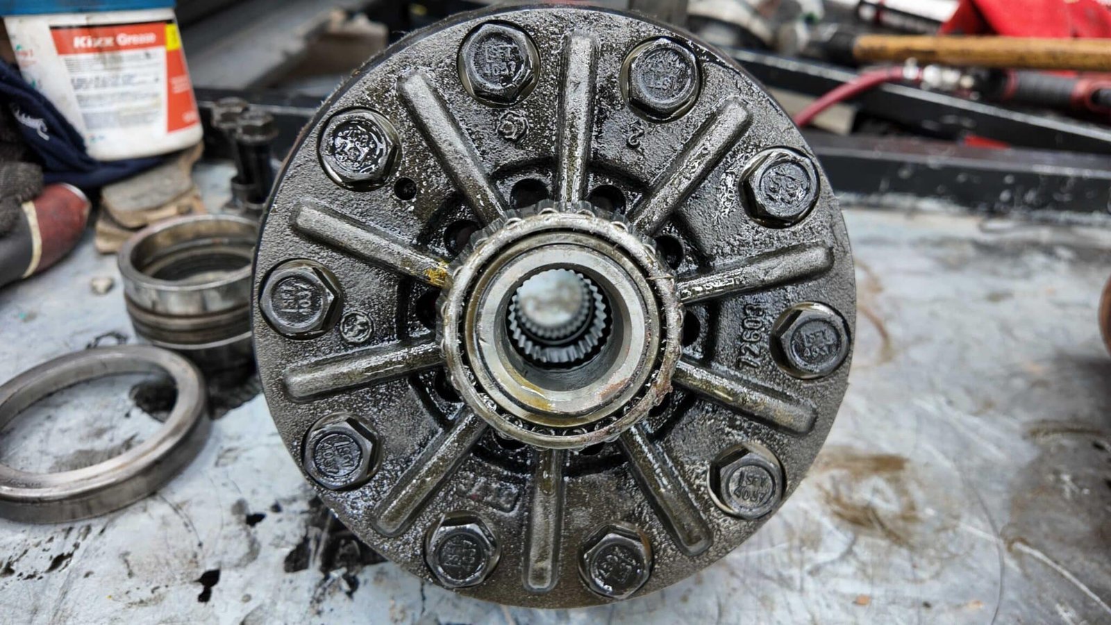 Sửa Chữa-Thay Thế Bộ Vi Sai Cầu Sau Chevrolet Colorado tại Ves Workshop Chuyên Nghiệp, Uy Tín