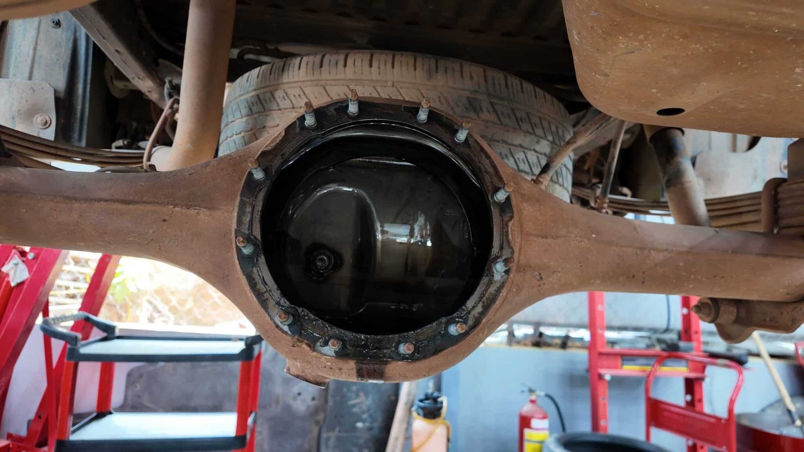 Sửa Chữa-Thay Thế Bộ Vi Sai Cầu Sau Chevrolet Colorado tại Ves Workshop Chuyên Nghiệp, Uy Tín