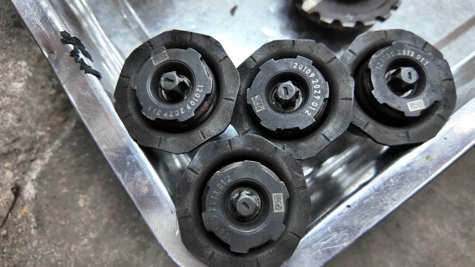 Thay Thế Càng Cua Ly Hợp Hộp Số Ford Fiesta - VES Workshop - Đảm Bảo Chất Lượng, Hiệu Suất Và An Toàn